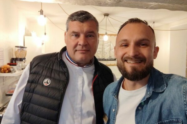 Bruno Cormerais : "Bruno Cormerais, Meilleur Ouvrier de France et figure de l’émission La Meilleure Boulangerie de France, a goûté à notre hospitalité lors de son passage à Dinan."